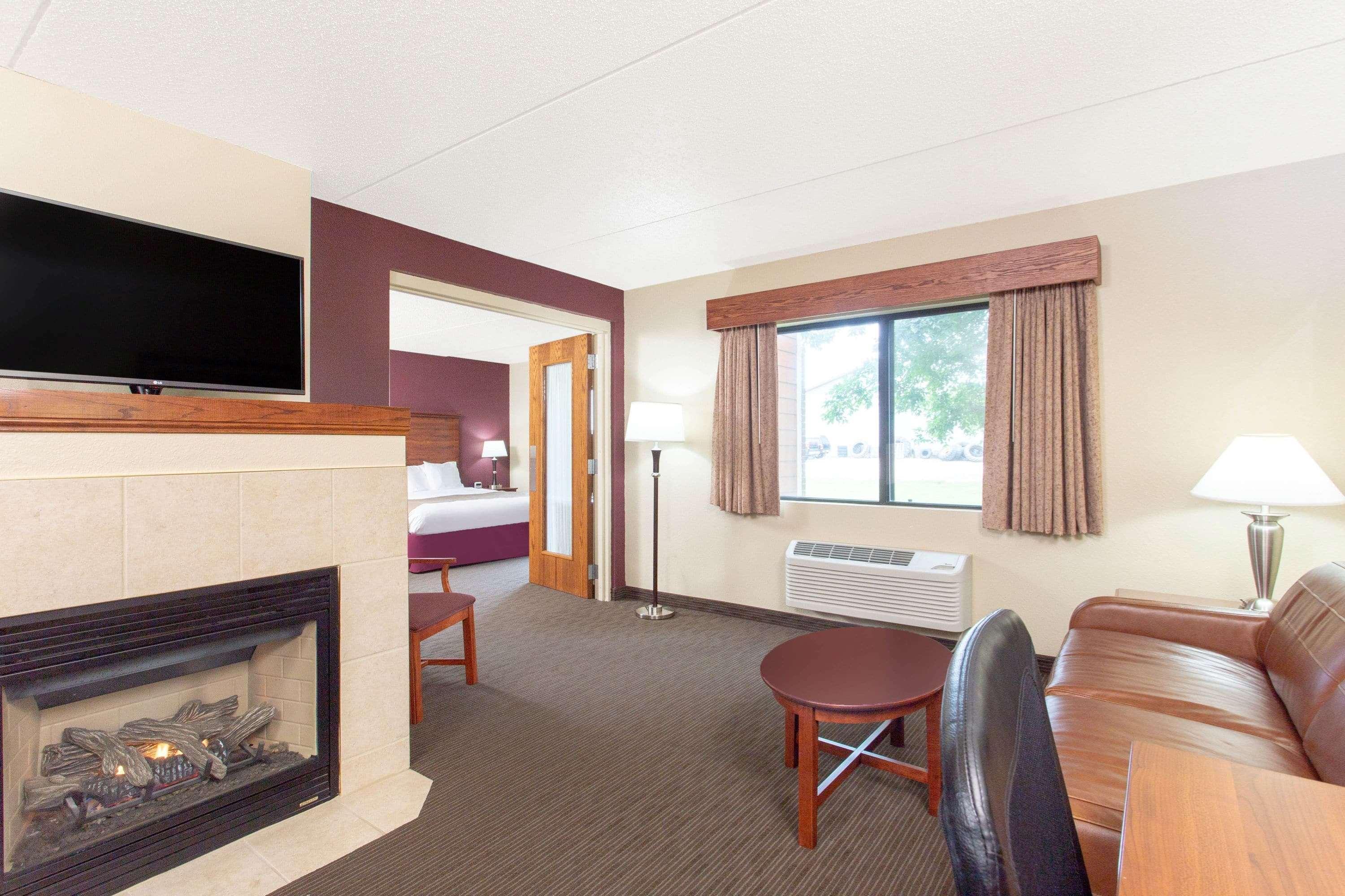 Americinn By Wyndham New London Экстерьер фото