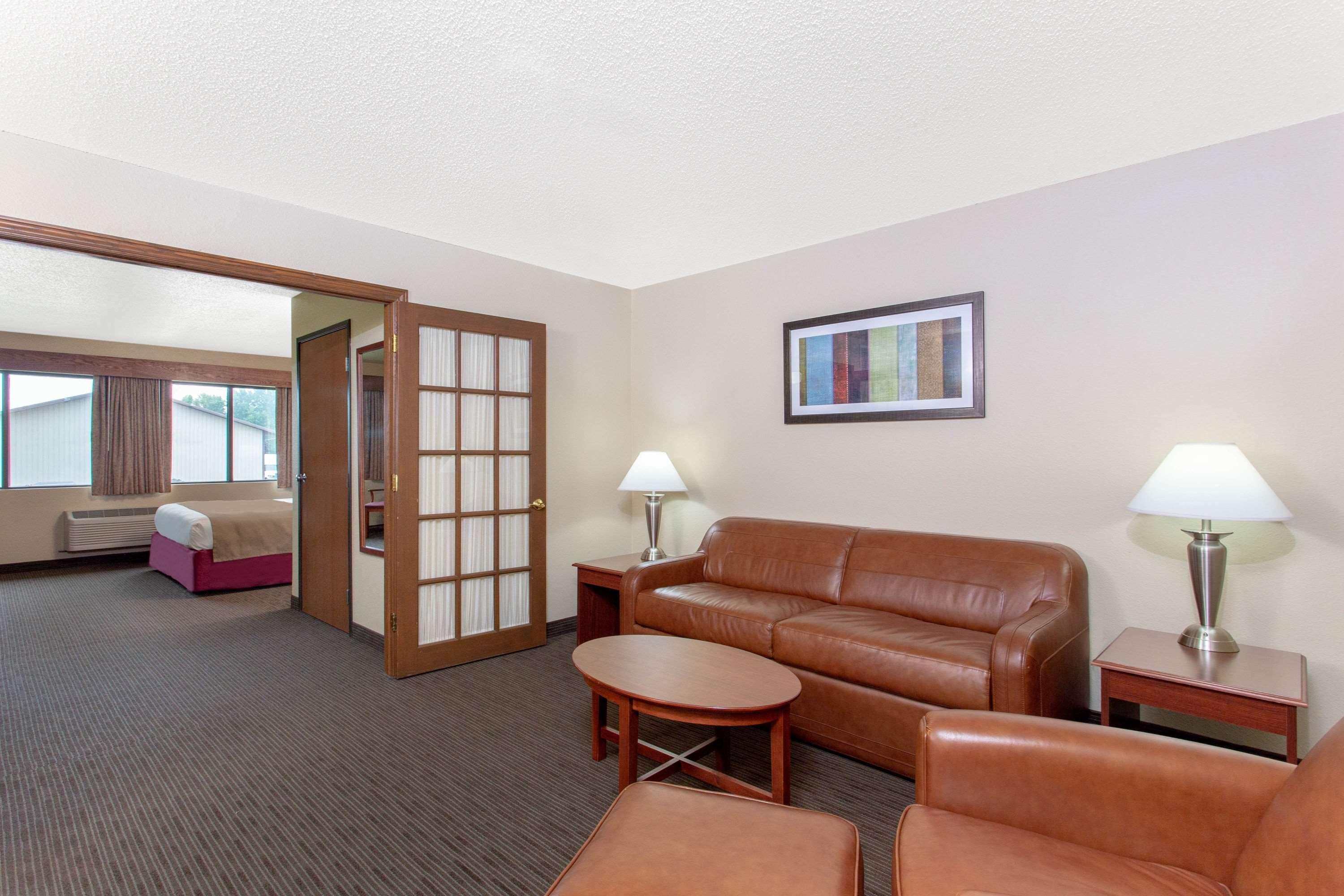 Americinn By Wyndham New London Экстерьер фото