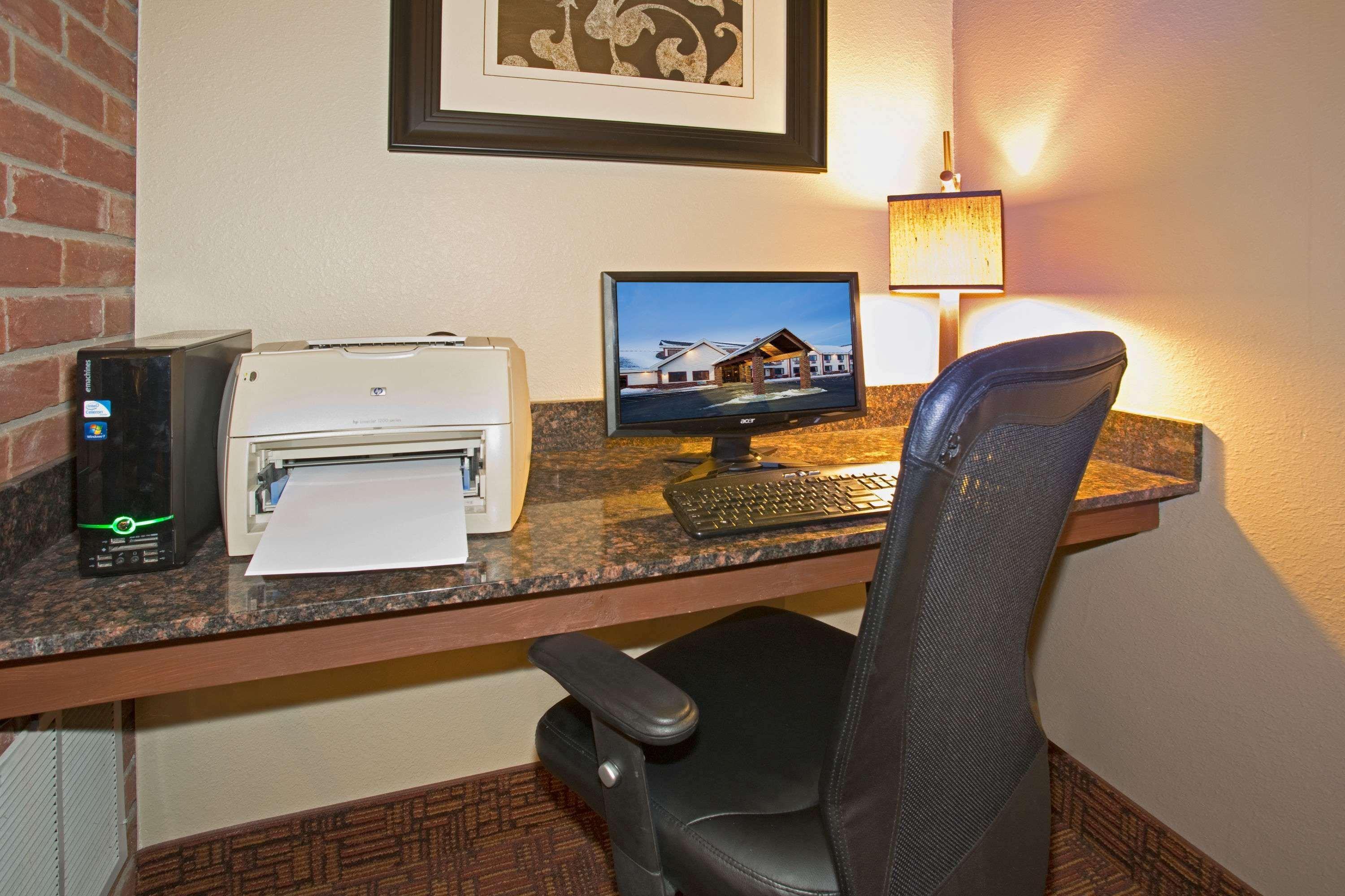 Americinn By Wyndham New London Экстерьер фото