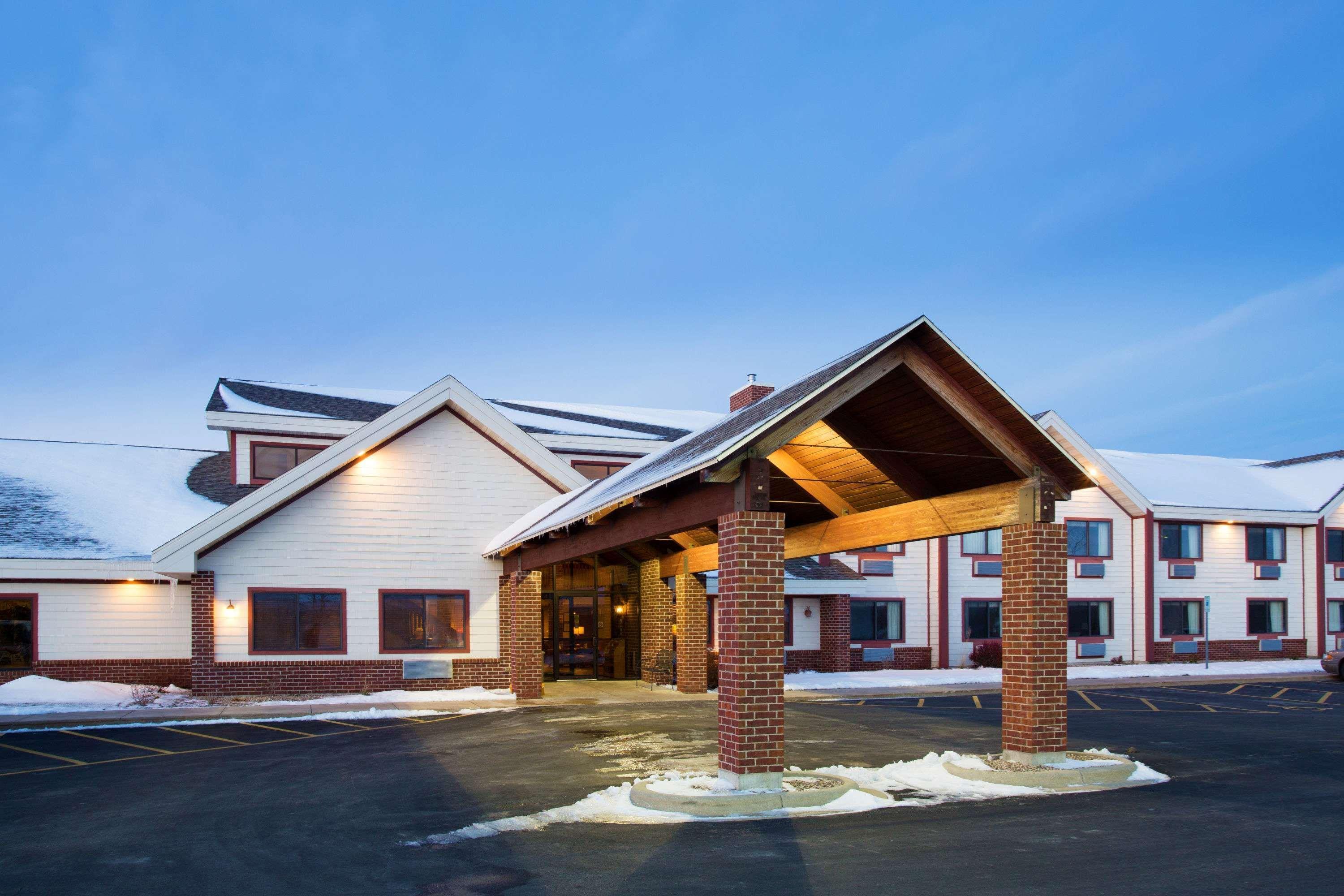 Americinn By Wyndham New London Экстерьер фото
